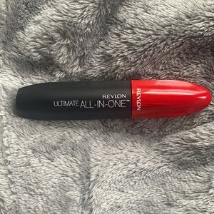 Revlon Ultimate All-in-One™ Mascara Blackest Black